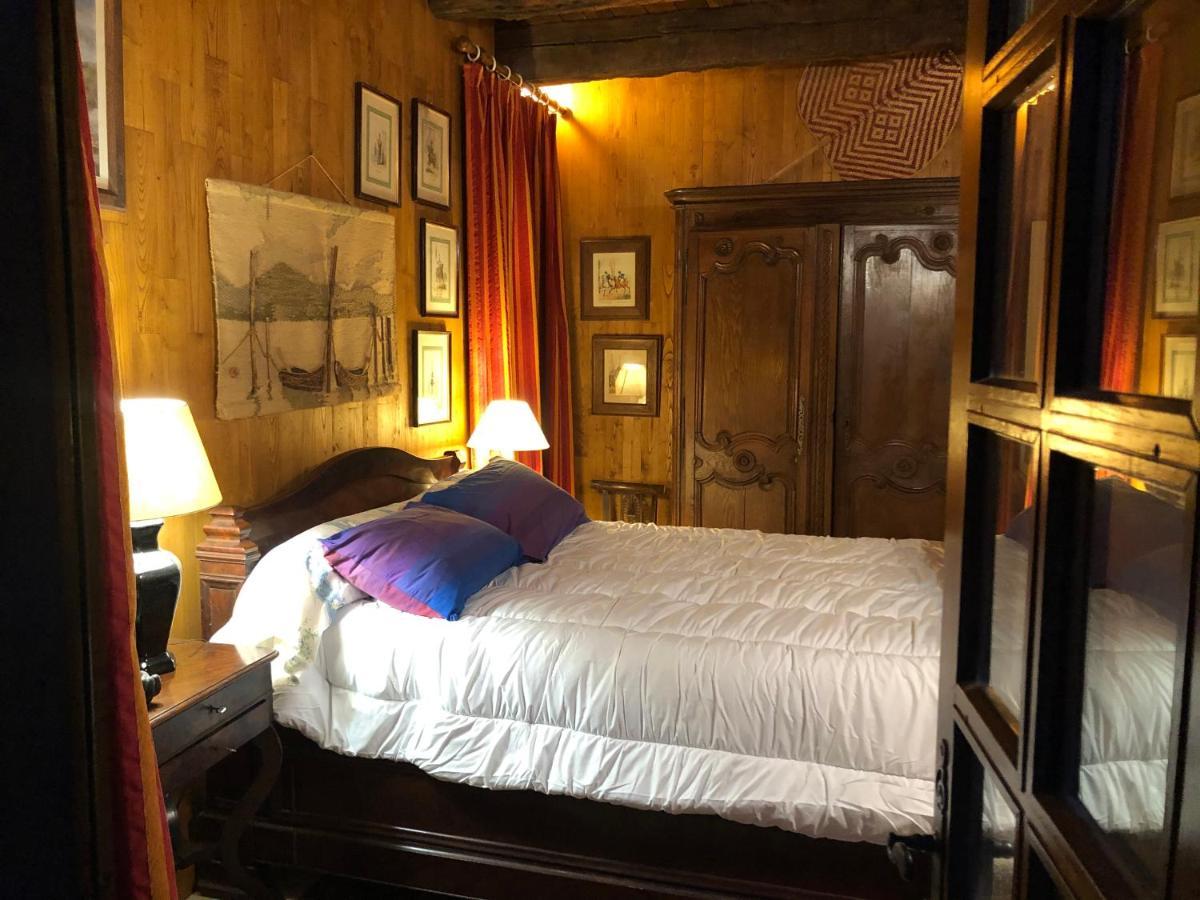 La Maison De Mon Pere Le Nayrac 外观 照片
