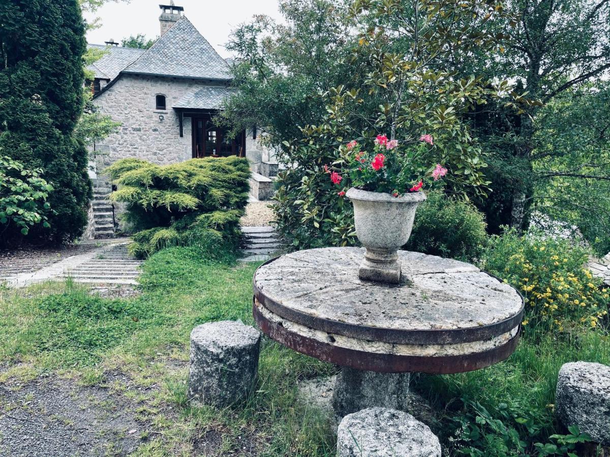 La Maison De Mon Pere Le Nayrac 外观 照片
