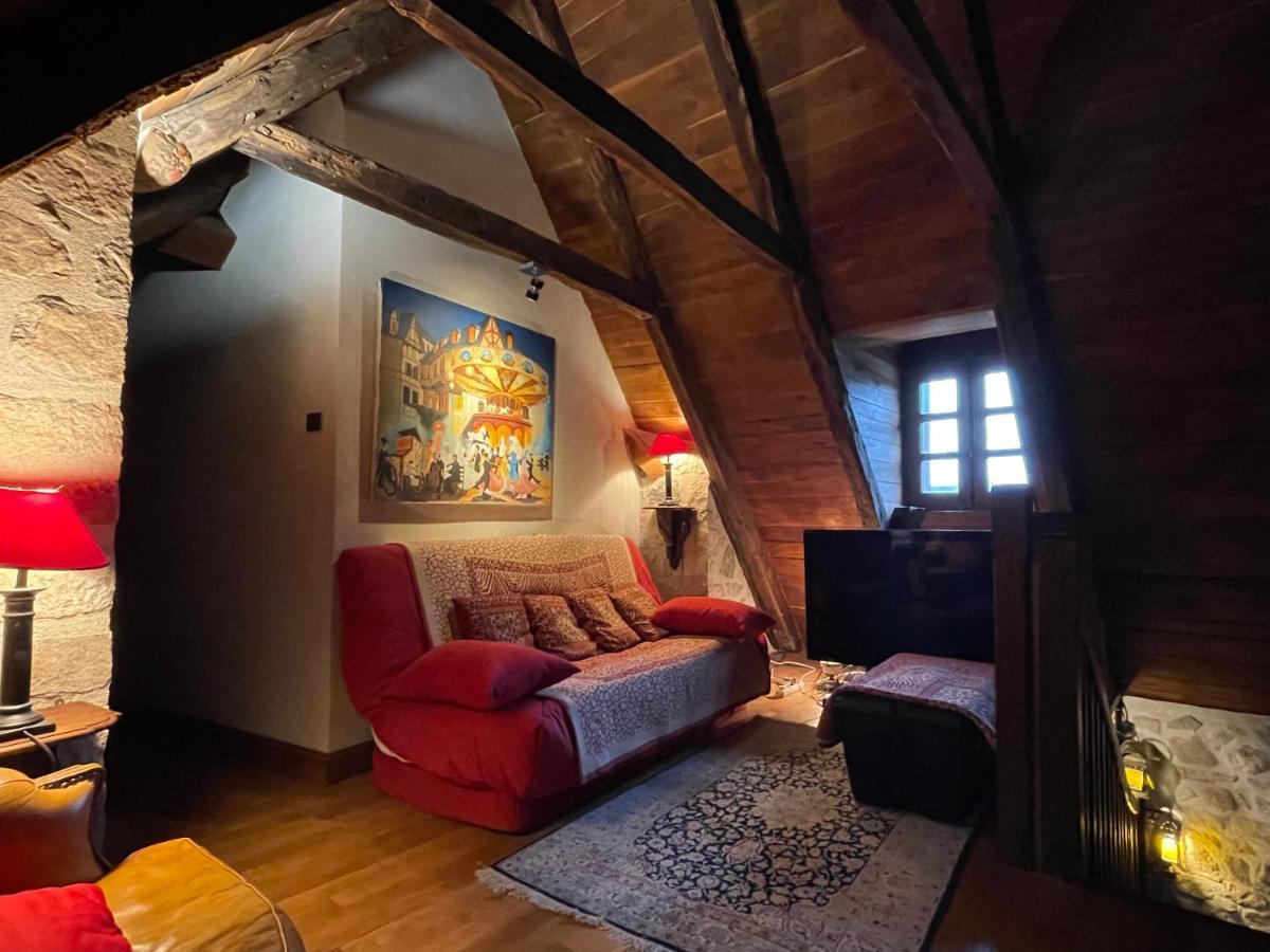 La Maison De Mon Pere Le Nayrac 外观 照片