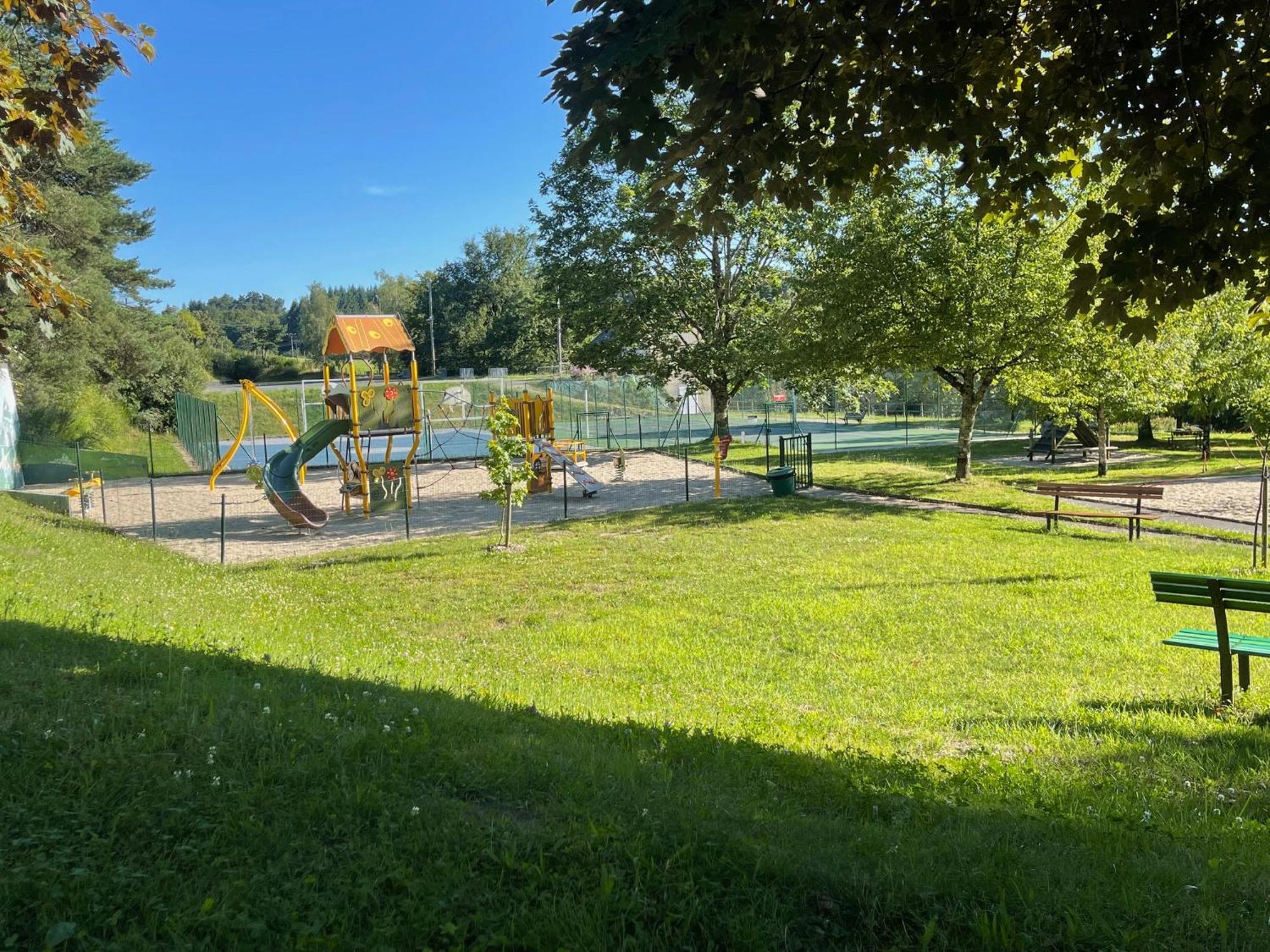 La Maison De Mon Pere Le Nayrac 外观 照片